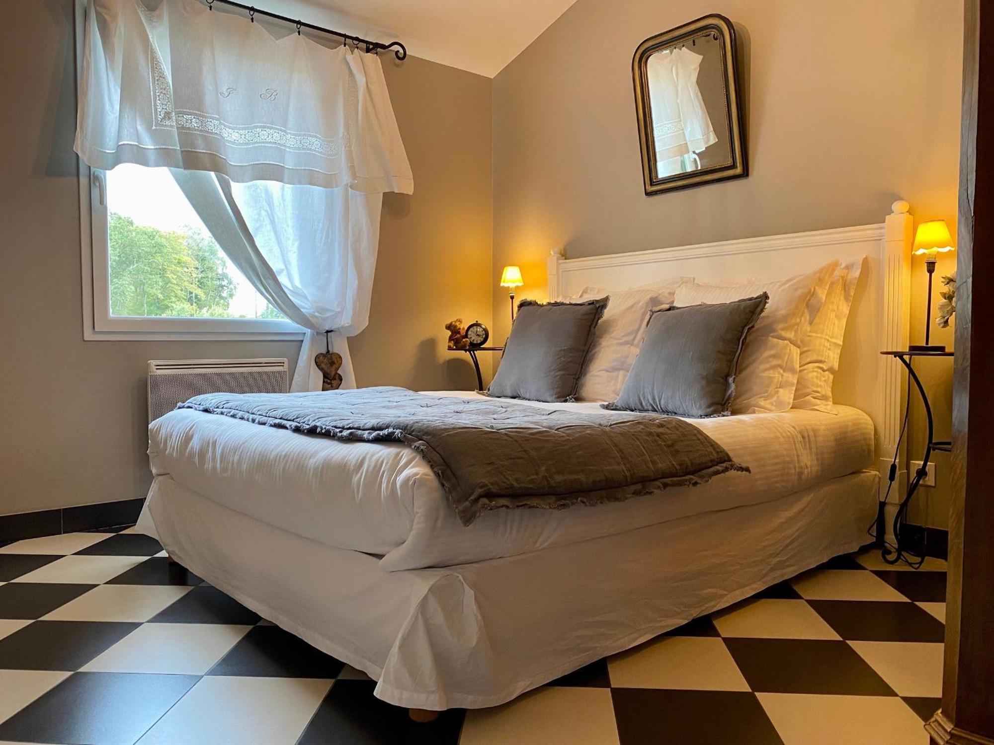 Gite De Charme Avec Piscine Chauffee Et Wifi - 2 Chambres - Fr-1-306-803 Chateauthebaud 외부 사진